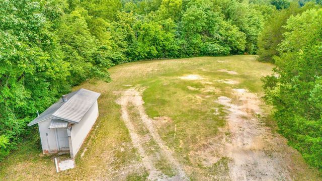 1076 Hwy 13 North, Lobelville, TN 37097