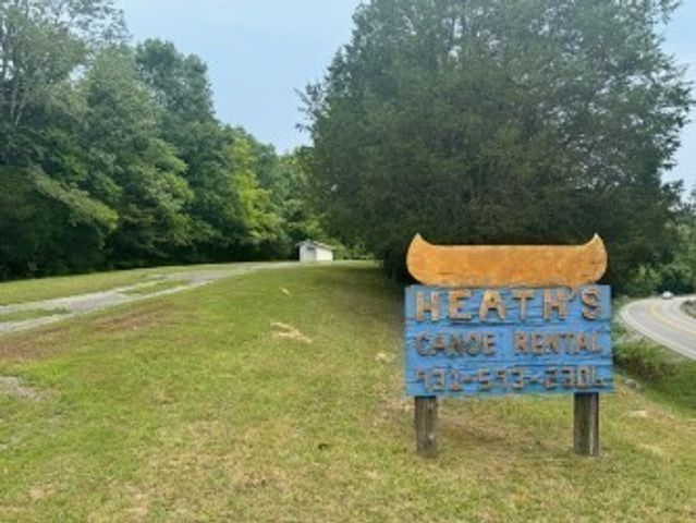 1076 Hwy 13 North, Lobelville, TN 37097