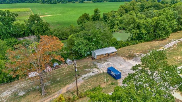 1076 Hwy 13 North, Lobelville, TN 37097