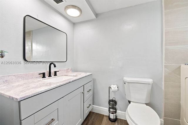 4141 NW 44th Ave 217, Lauderdale Lakes, FL 33319