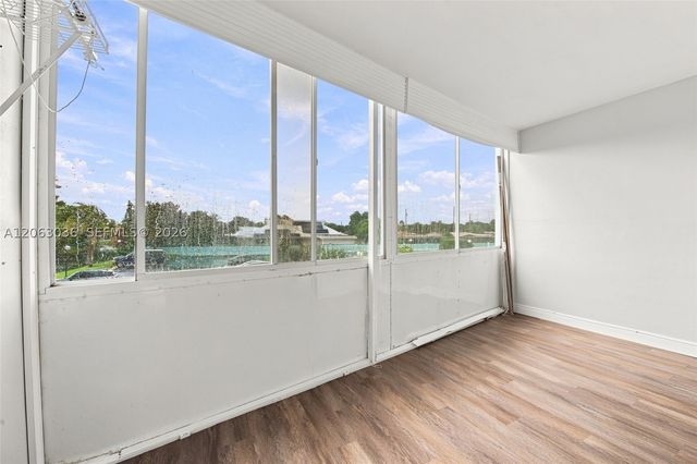 4141 NW 44th Ave 217, Lauderdale Lakes, FL 33319