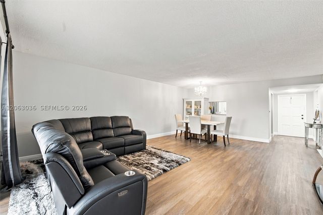 4141 NW 44th Ave 217, Lauderdale Lakes, FL 33319