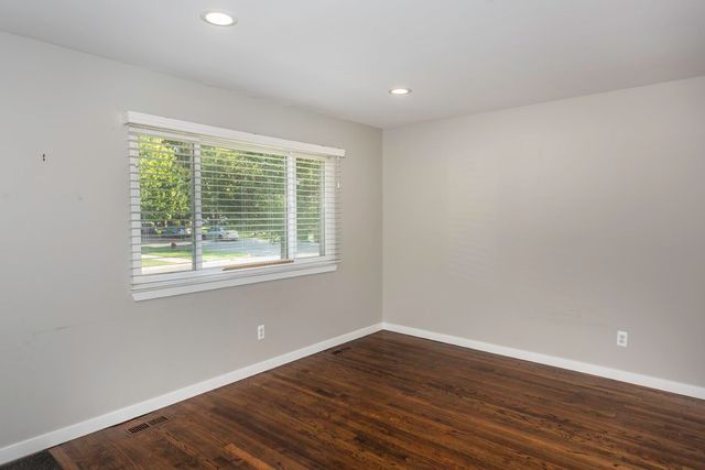 3305 Williamsburg Road, Ann Arbor, MI 48108