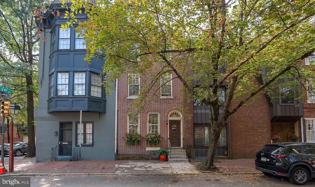302 LOMBARD ST #B, Philadelphia, PA 19147