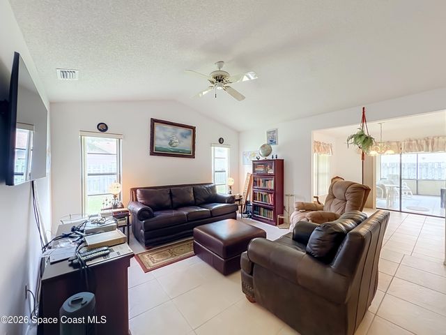 132 Oak Lake Road, Melbourne, FL 32901