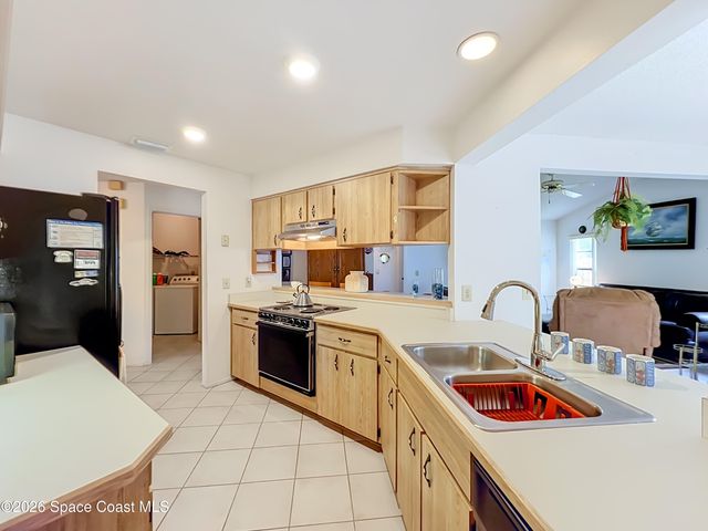 132 Oak Lake Road, Melbourne, FL 32901
