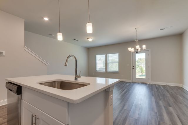 364 Coleman Ct, Columbia, TN 38401