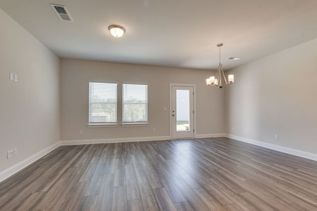 364 Coleman Ct, Columbia, TN 38401