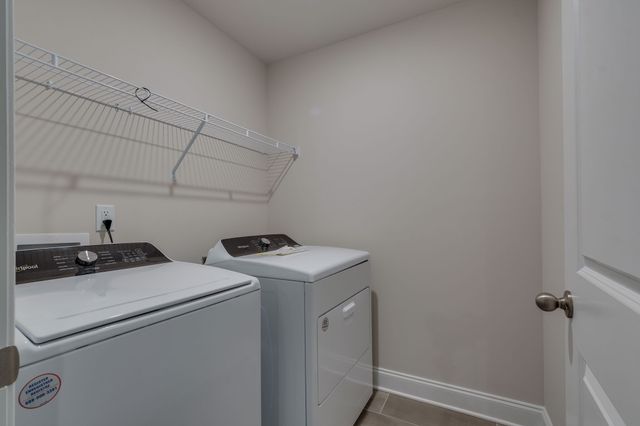 364 Coleman Ct, Columbia, TN 38401