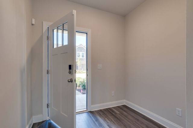 364 Coleman Ct, Columbia, TN 38401