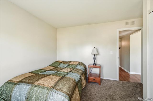 32138 Glaser Road, Rockwood, MI 48173