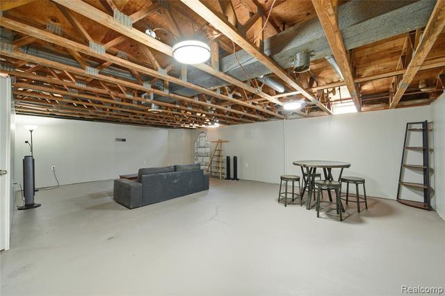 32138 Glaser Road, Rockwood, MI 48173