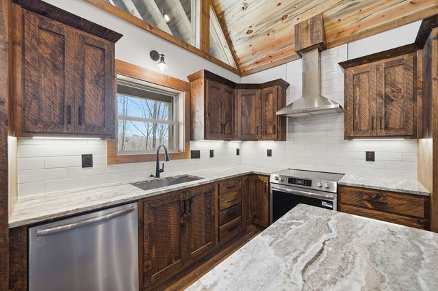 835 Hilton Drive, Ellijay, GA 30540