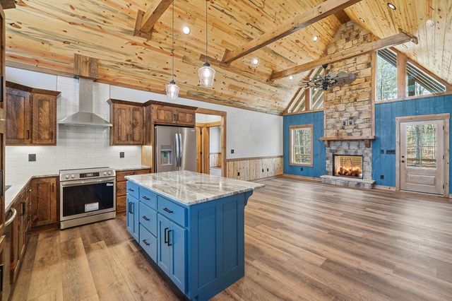 835 Hilton Drive, Ellijay, GA 30540