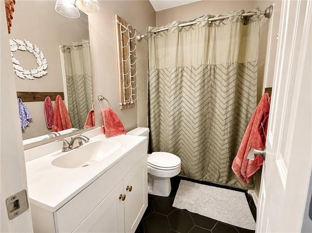 919 S 12th Street, Louisburg, KS 66053