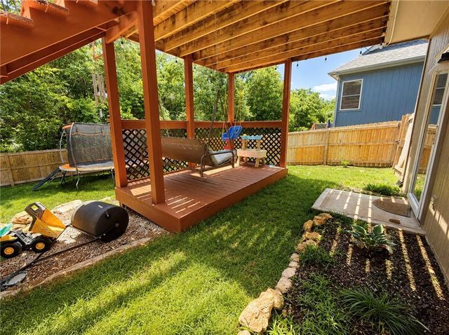 919 S 12th Street, Louisburg, KS 66053