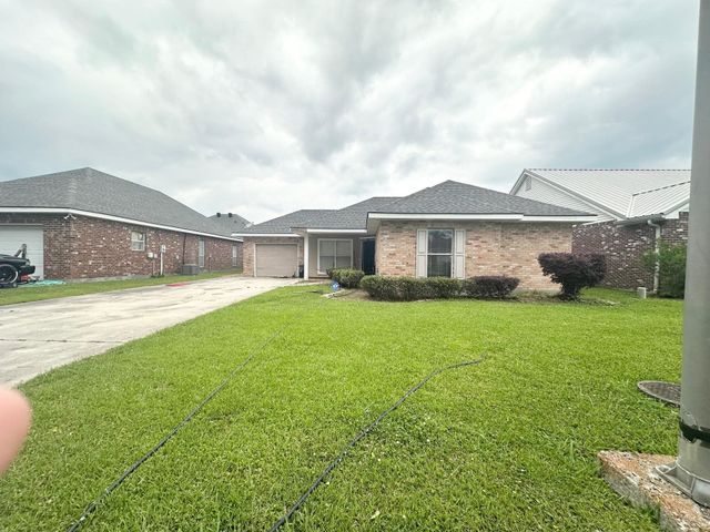 339 Monarch Dr, Houma, LA 70364