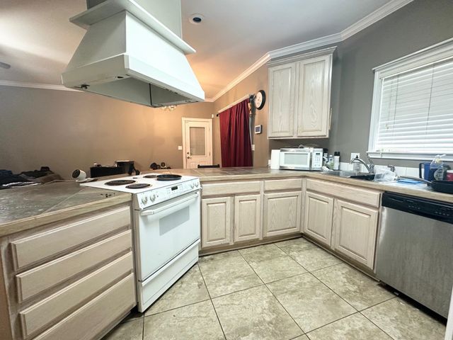339 Monarch Dr, Houma, LA 70364