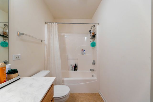 1114 Kylemore Court, Joliet, IL 60431