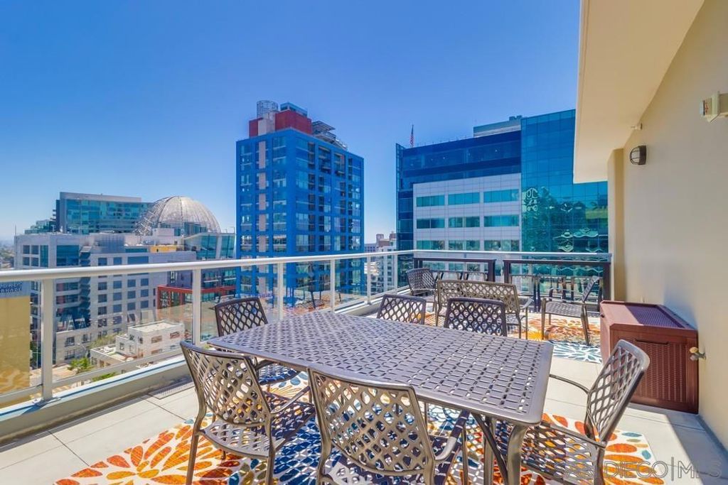 Image 15 of property listing at 427 9th Ave 409, San Diego, CA 92101