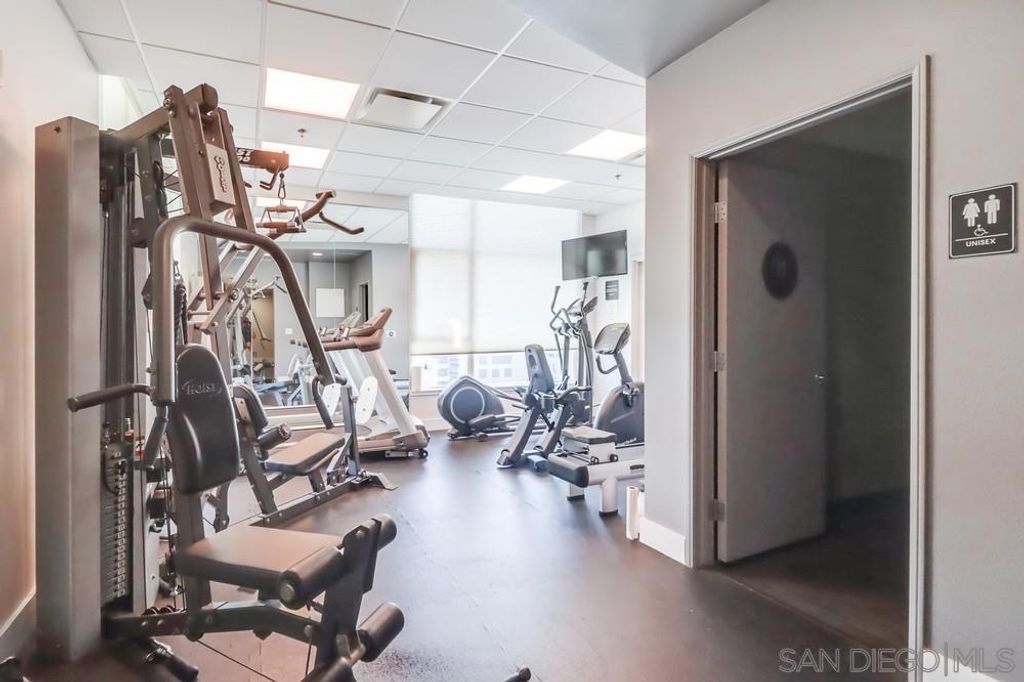Image 18 of property listing at 427 9th Ave 409, San Diego, CA 92101