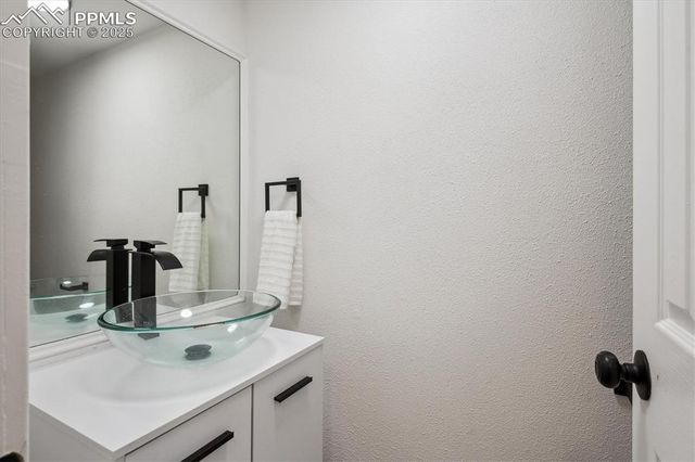 13910 Blue Jay Lane, Larkspur, CO 80118