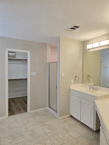 610 Manchester Drive, Mansfield, TX 76063