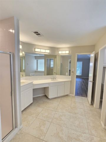 610 Manchester Drive, Mansfield, TX 76063