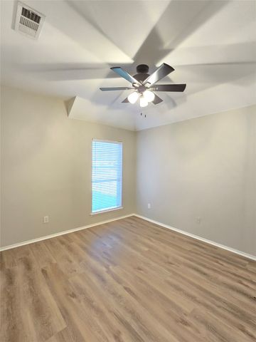 610 Manchester Drive, Mansfield, TX 76063