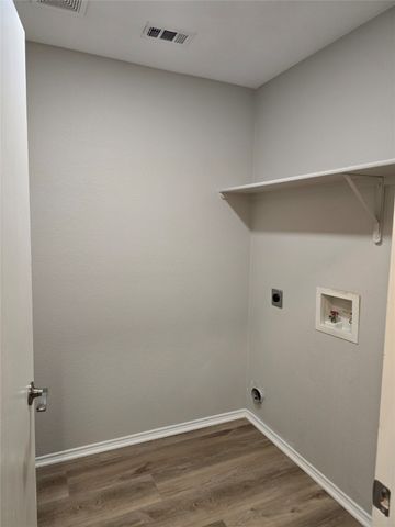 610 Manchester Drive, Mansfield, TX 76063