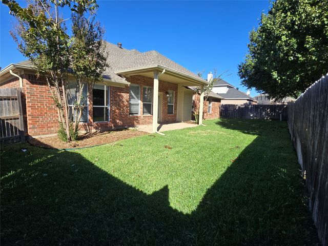 610 Manchester Drive, Mansfield, TX 76063