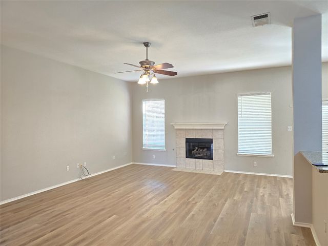 610 Manchester Drive, Mansfield, TX 76063