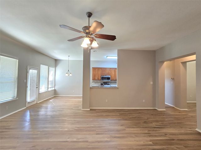 610 Manchester Drive, Mansfield, TX 76063