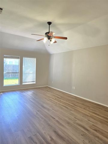 610 Manchester Drive, Mansfield, TX 76063