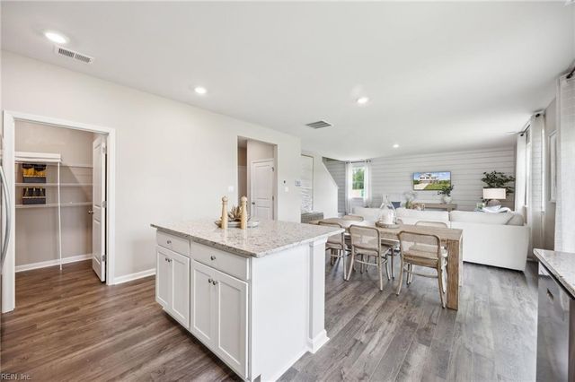 203 Gallop WAY, Yorktown, VA 23690