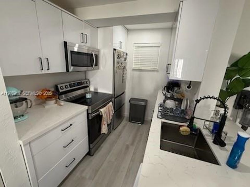 8607 SW 68th Ct 27, Pinecrest, FL 33156