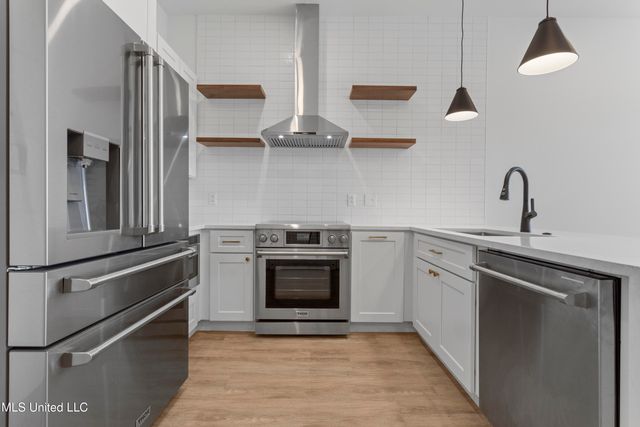 1515 Government Street, A302, Ocean Springs, MS 39564