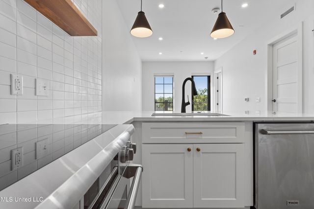 1515 Government Street, A302, Ocean Springs, MS 39564