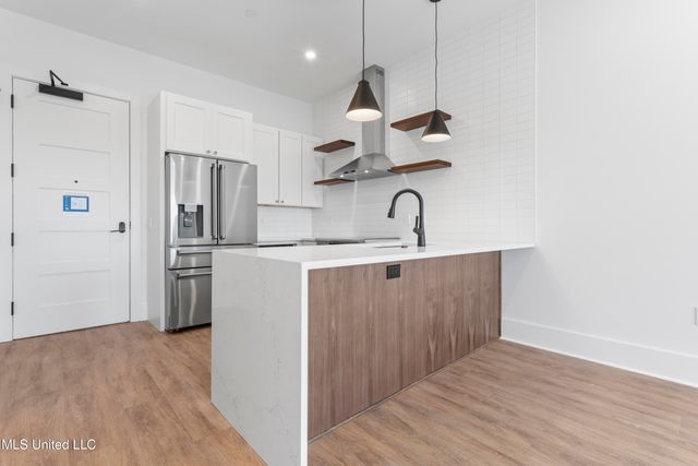 1515 Government Street, A302, Ocean Springs, MS 39564