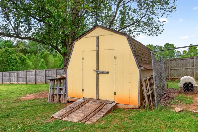 237 Armstrong Rd, Doyle, TN 38559