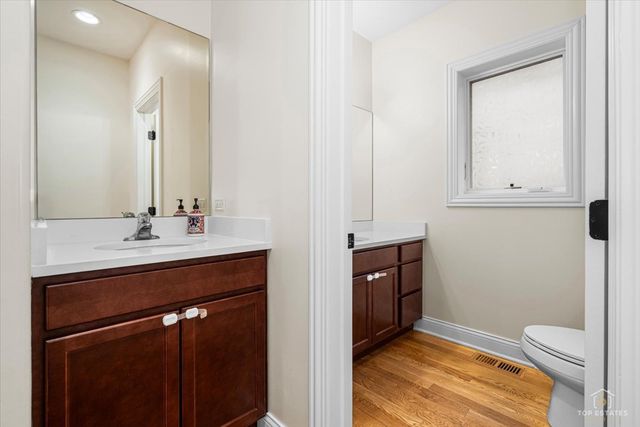 3326 S Lituanica Avenue, Chicago, IL 60608