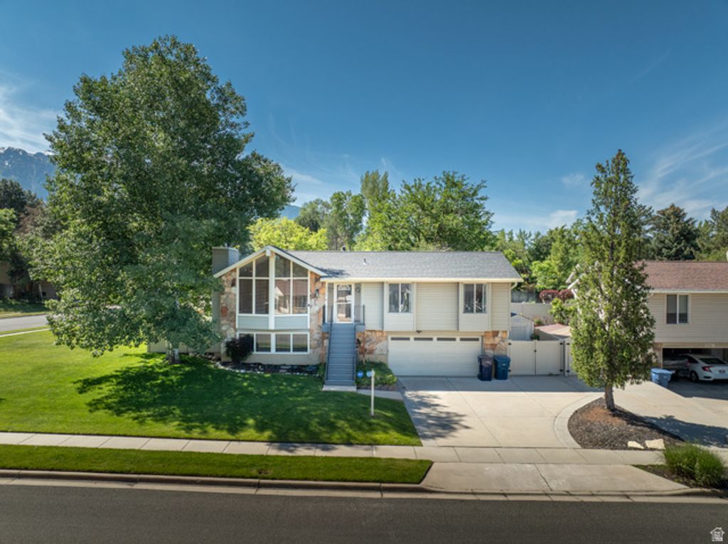 2088 FALCON WAY, Sandy, UT 84093
