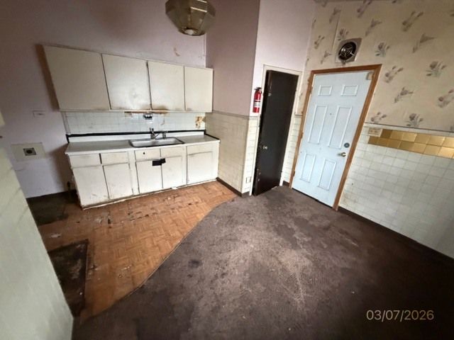 16510 Winchester Avenue, Markham, IL 60428