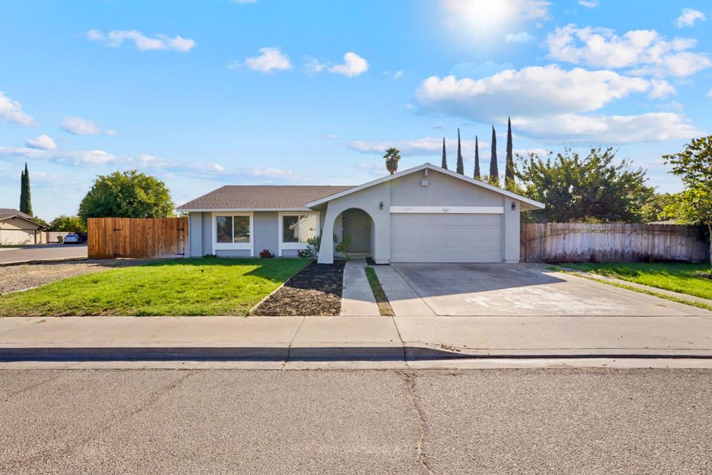 2300 Dels Ln, Turlock, CA 95382