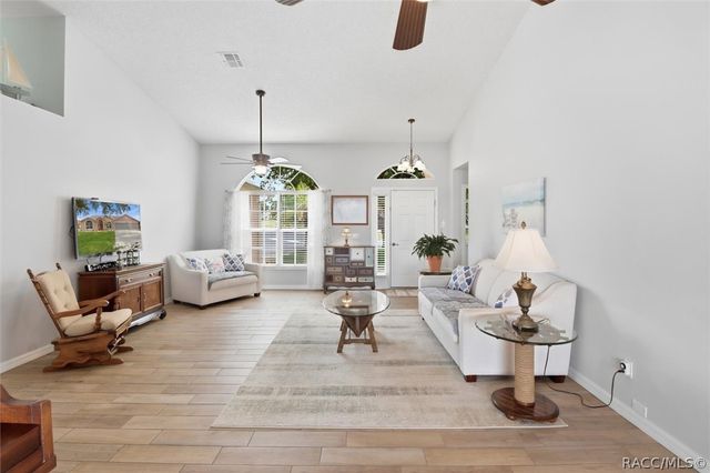 5639 W Hunters Ridge Circle, Lecanto, FL 34461