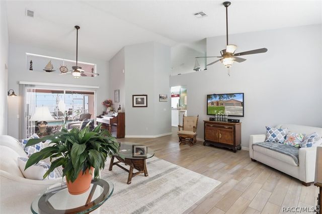 5639 W Hunters Ridge Circle, Lecanto, FL 34461