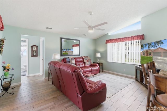 5639 W Hunters Ridge Circle, Lecanto, FL 34461