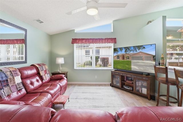 5639 W Hunters Ridge Circle, Lecanto, FL 34461