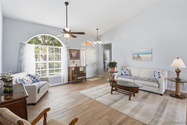 5639 W Hunters Ridge Circle, Lecanto, FL 34461