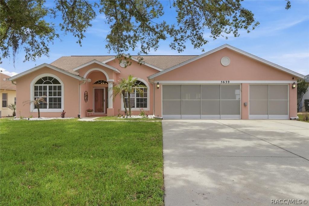 5639 W Hunters Ridge Circle, Lecanto, FL 34461